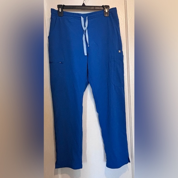 Figs Pants - FIGS Women’s Straight-Leg Scrub Pants TW2000P – Royal Blue – Size M petite